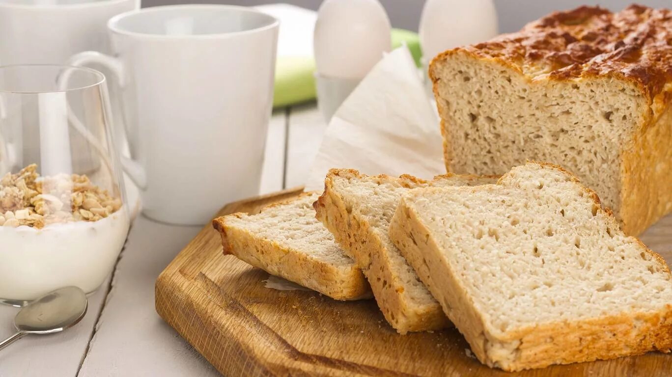 Рецепт хлеба без сахара. Хлеб и молоко. Безглютеновый хлеб и выпечка. Белый хлеб с молоком. Глютен и молочка.