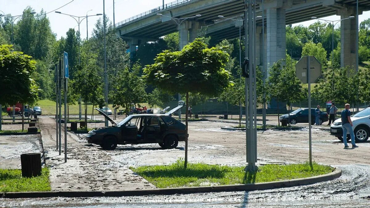 Рент парк воронеж. Парковка Динамо Воронеж. Парк Динамо Воронеж затопило. Парк Динамо Воронеж парковка. Динамо Воронеж парк стоянка.