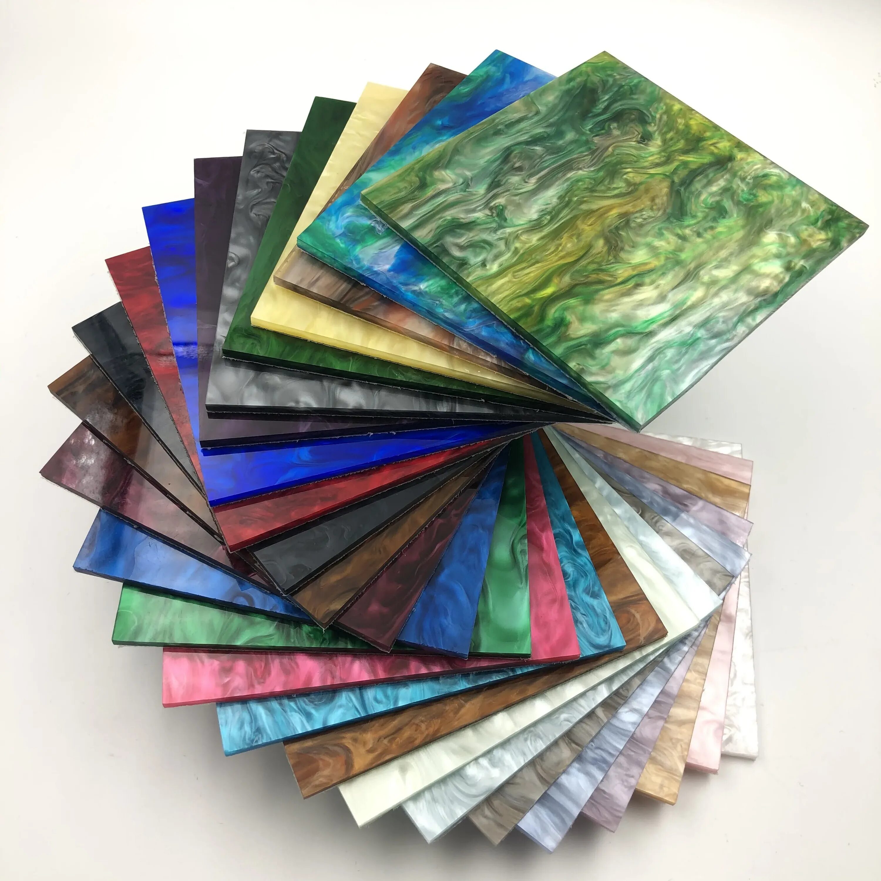 Акриловые цветные листы. Цветные пластиковые пластины. Зеркальный полистирол metzoplast. Акриловый пластик листовой. Акрил 3мм матовое 1195х595мм.