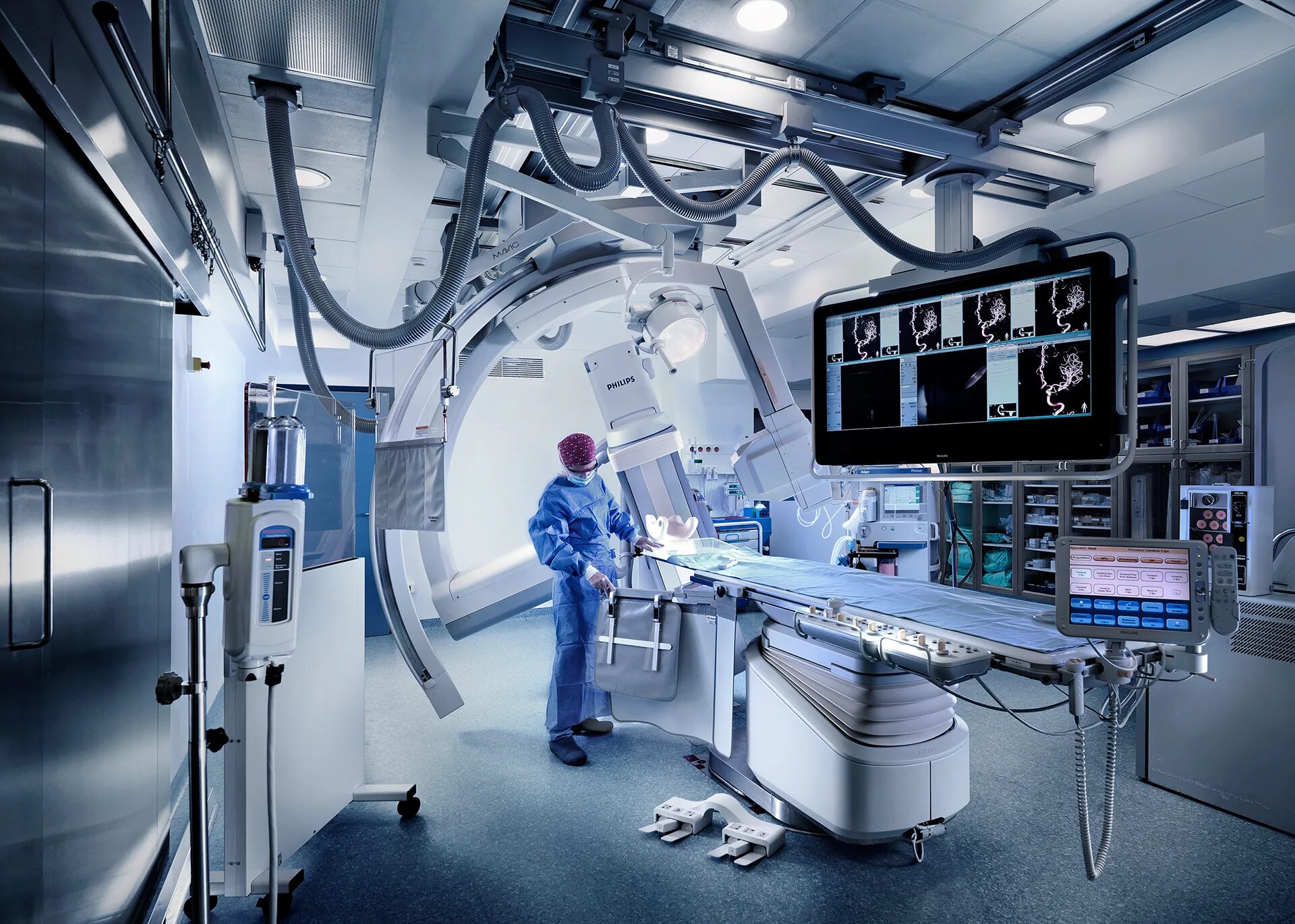 ангиограф филипс азурион 7. модернизация медицины. высокотехнологичная система здравоохранения. высокотехнологичная медицина. современная хирургия.