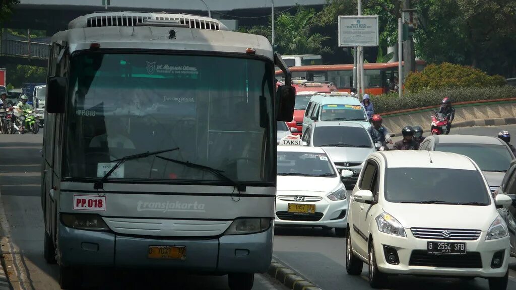 Маршрут 44д владивосток. Автобус 6д владивосток. автобус 6б от атланта.