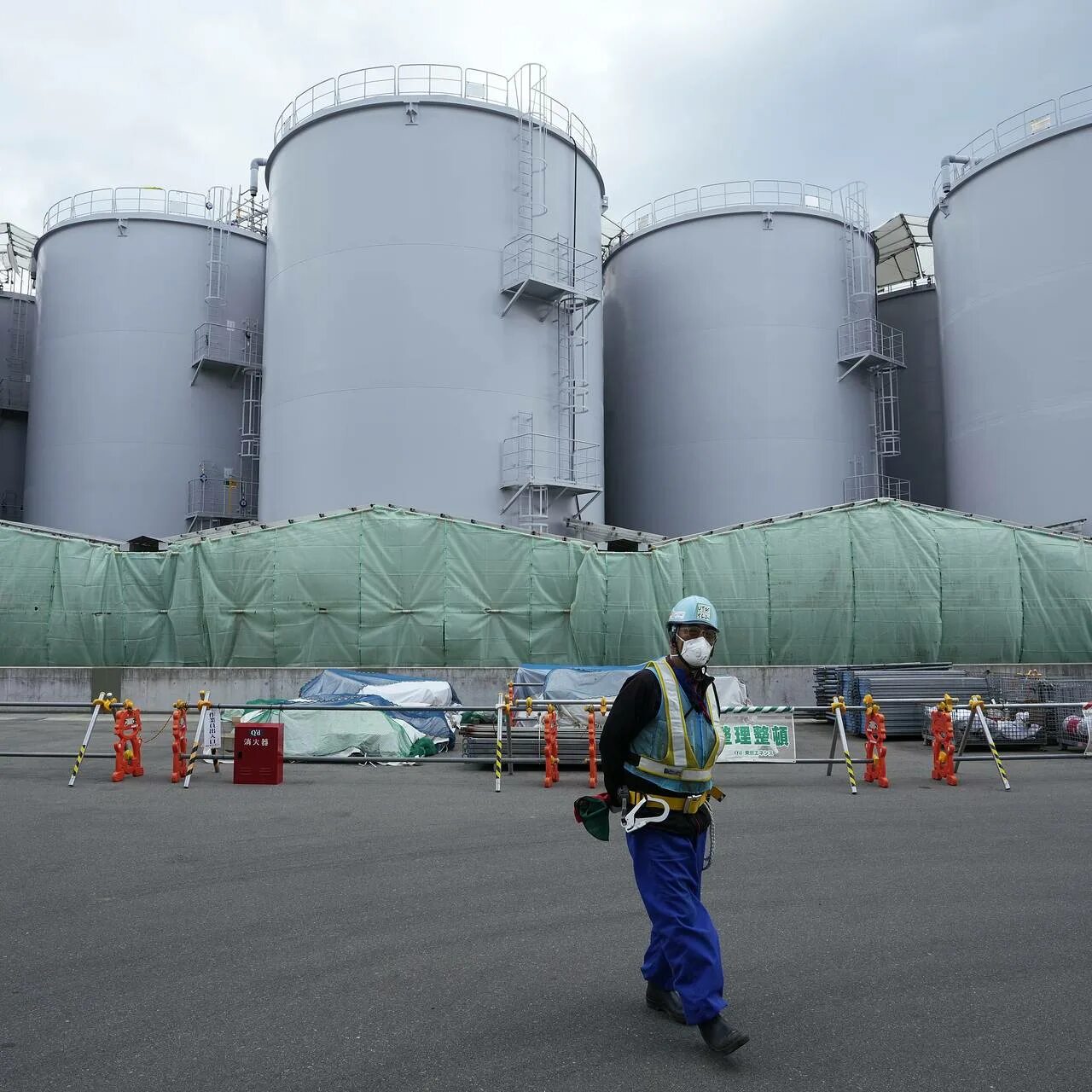 Сбросы аэс. АЭС Фукусима-1. Атомная станция Фукусима 1. АЭС Фукусима 1 реактор. АЭС Фукусима-2.