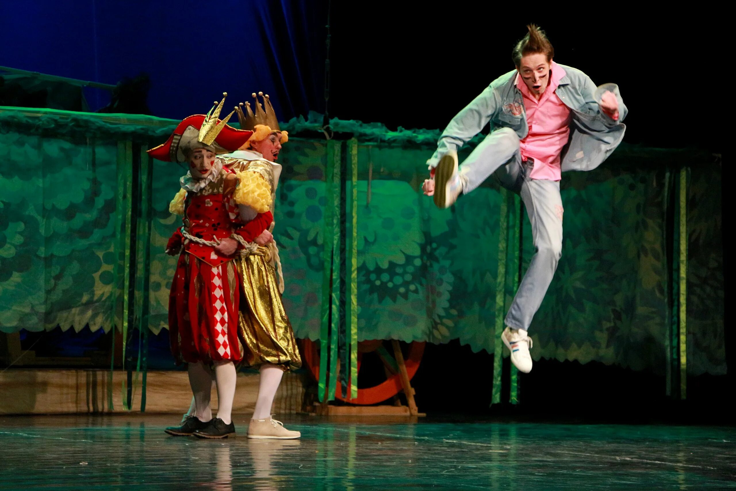 Бременские музыканты череповец. Бременские музыканты череповец. Мьюзик холл бременские музыканты. Бременские музыканты мюзик холл. Бременские музыканты камерный театр череповец.