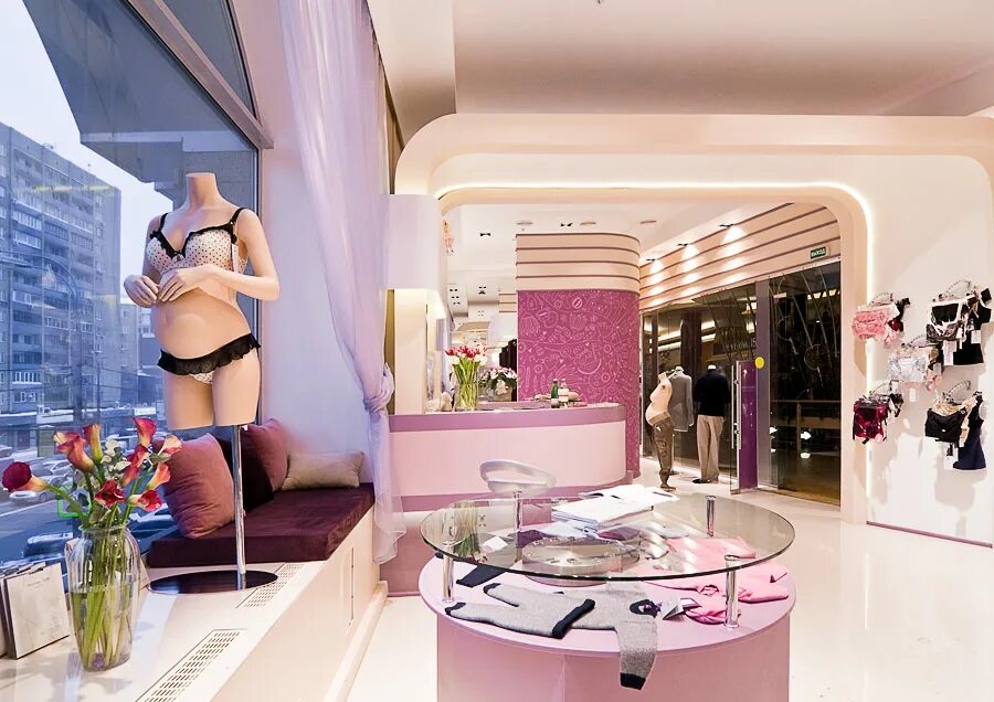 магазин белья с бесплатной доставкой. оборудование для торговли нижним бельем. магазин женского нижнего белья. интерьер магазина нижнего белья. магазин белья с бесплатной доставкой.