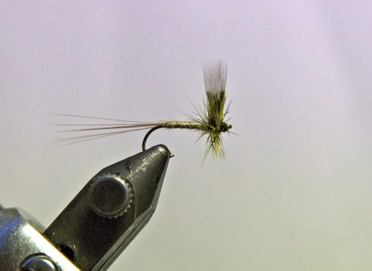 мушки паденка нахлыстовые поденка. спиннинг мушки. лососевая муха black doctor. мушка лососевая грин бат. спиннинг мушки.