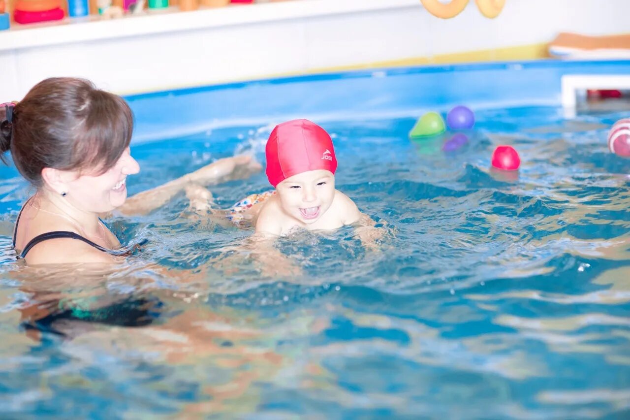 дети в бассейне. детский бассейн московский. фотосессия в бассейне детей. детский бассейн. море детям бассейн мытищи.