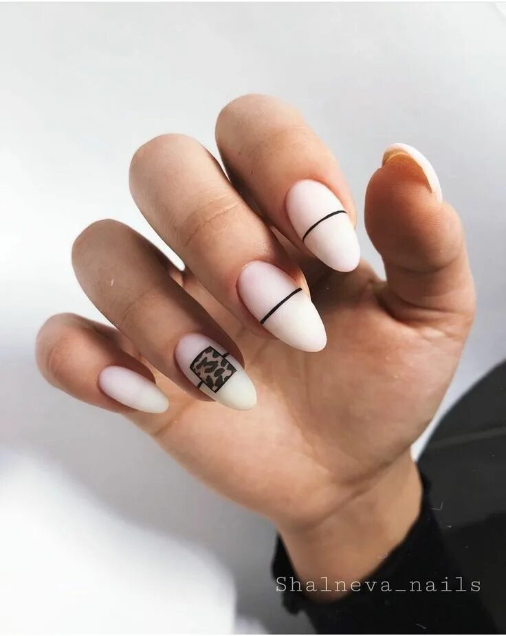 Pin by Lena on Ноготочки. Маникюр. Nails design with rhinestones, Square nail de