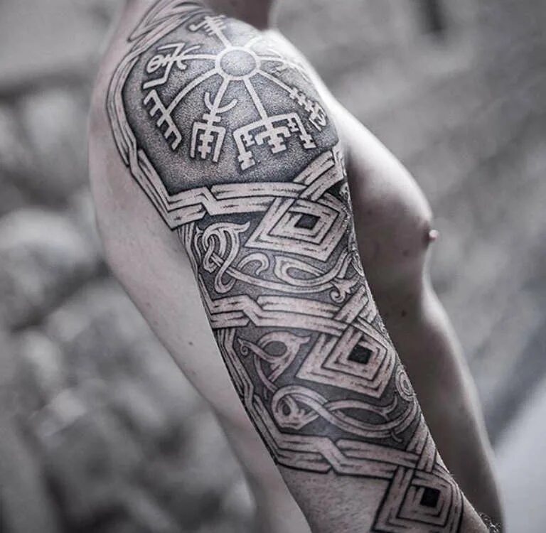 Блэкворк предплечье скандинавия. Скандинавские тату. Тату викингов. Рукав в скандинавском стиле. Славянские тату рукав.