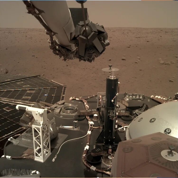 Марсианский зонд. Зонд NASA Insight. Посадочный модуль НАСА Insight. Марсоход космический аппарат Insight. Зонд Insight Марс снимки.