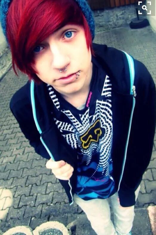 Ярослав кухарчук эмо. Милые эмо бои. Emo boy. Эмо бой макс рокси. Кайден ангел эмо бой.