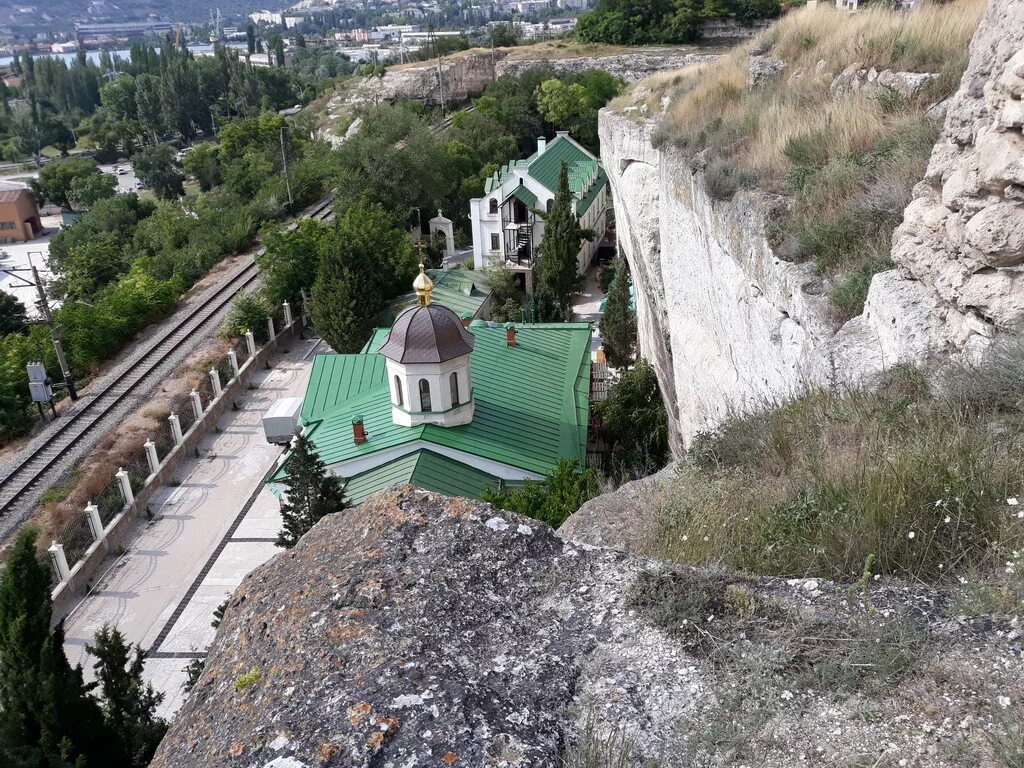 Инкерман сегодня. Инкерман виды. Севастополь Коломита храм. Инкерман купель. Белокаменск город.