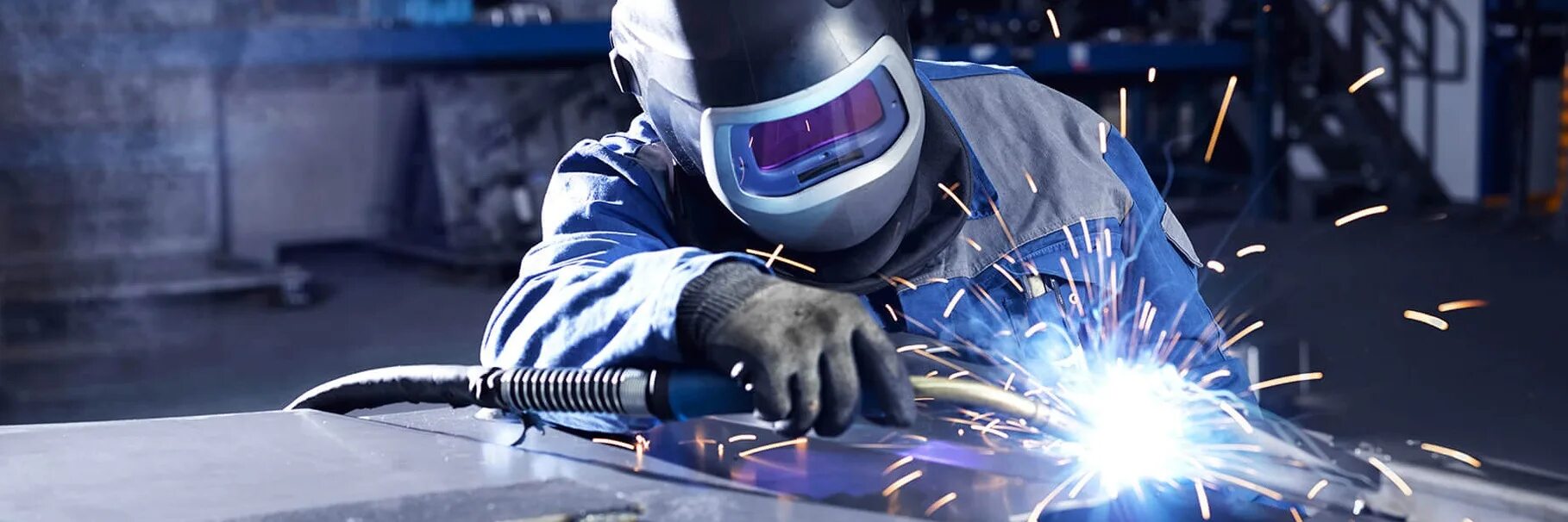 Колледж сварщик. Сварщик труб. Электрогазосварщик профстандарт. Сварка металлоконструкций. Услуги сварщика.