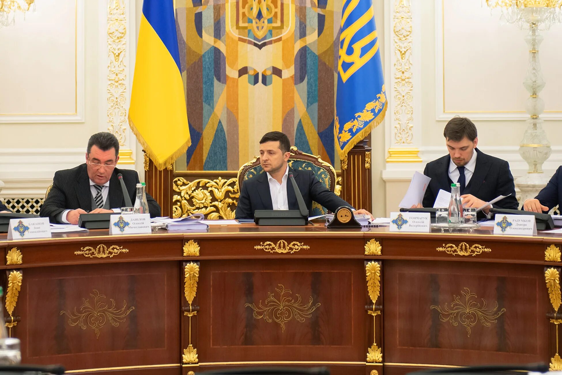 Новое правительство новая жизнь. Правительство Украины 2020. Кабинет министров Украины. Правительство Украины 2014.