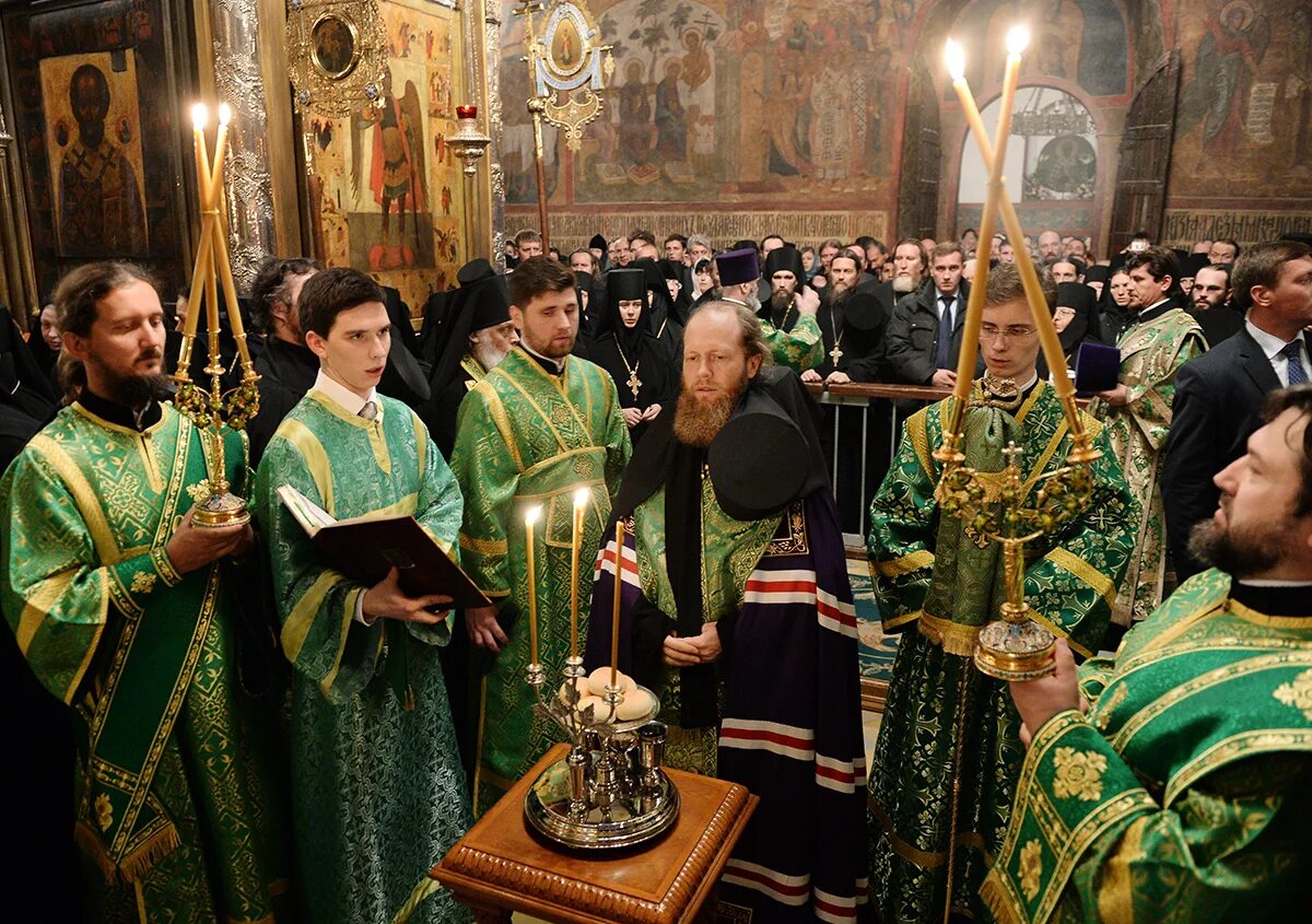 Молитвы всенощного бдения. Всенощное бдение в Троице Сергиевой Лавре. Канонарх Сергиевой Лавры. Всенощное бдение на Троицу. Всенощное бдение Божественная литургия издание Троице Сергиевой.