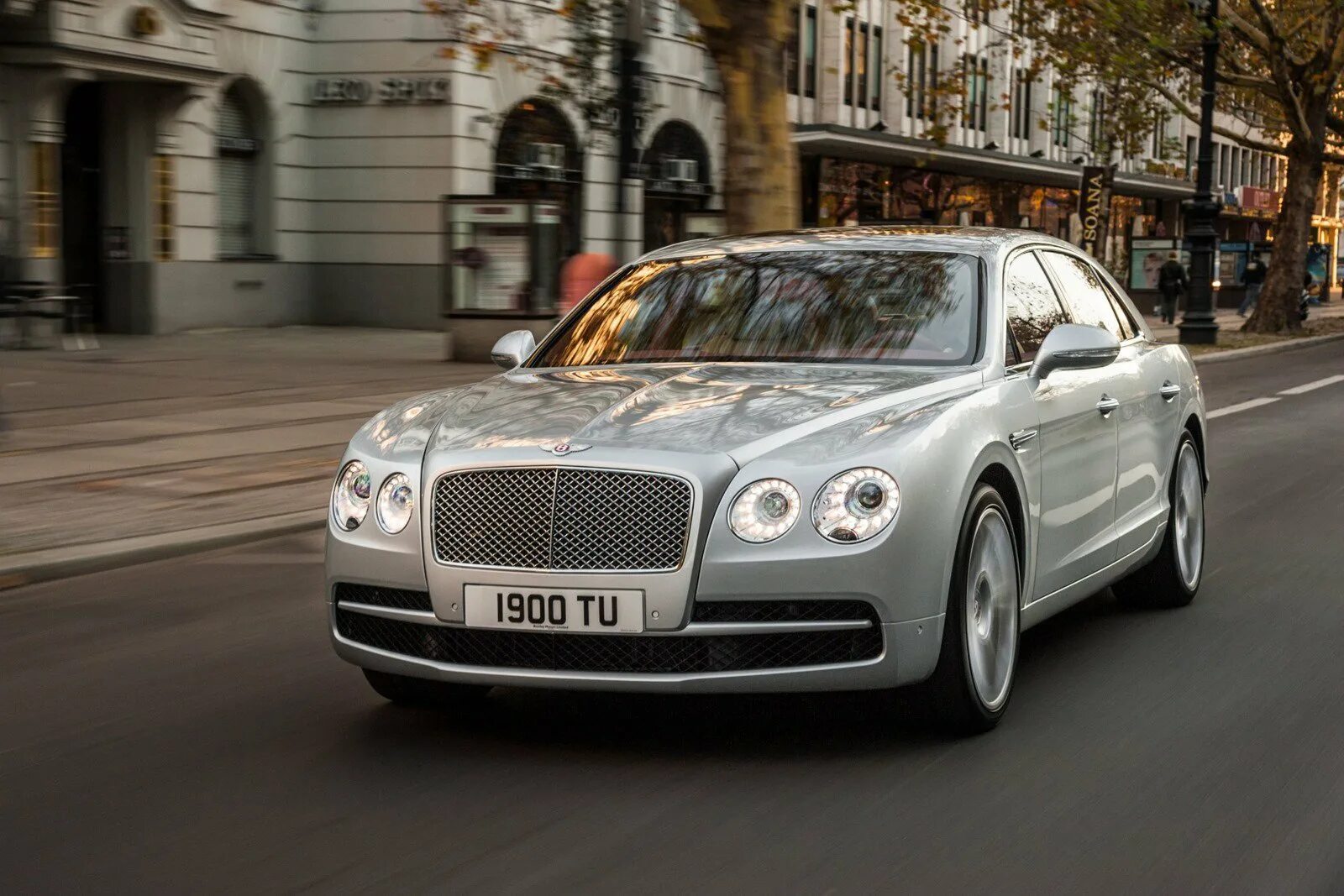 Бентли Flying Spur 2014. Bentley Flying Spur v8 2022. Bentley Flying Spur v8. Bentley Continental Flying Spur 2018.