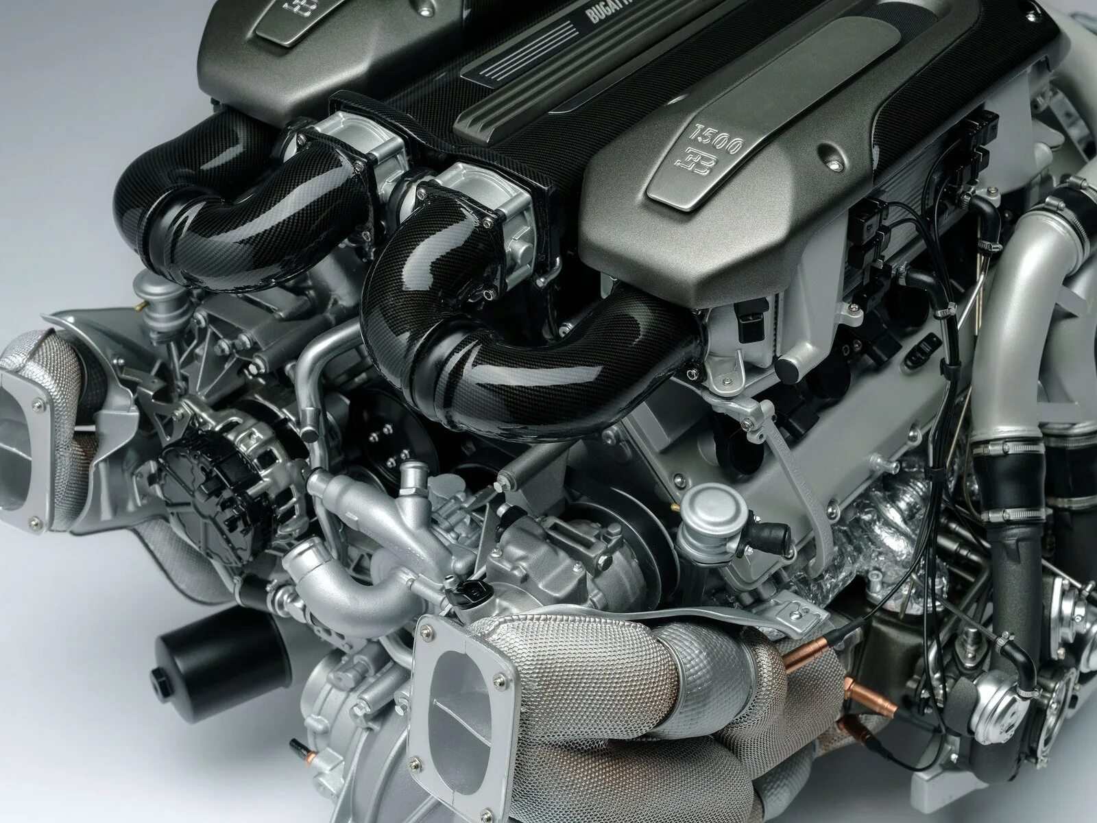 Bugatti chiron мотор. Bugatti chiron двигатель. Двигатель bugatti chiron w16. Бугатти вейрон двигатель v16. Мотор бугатти вейрон w16.