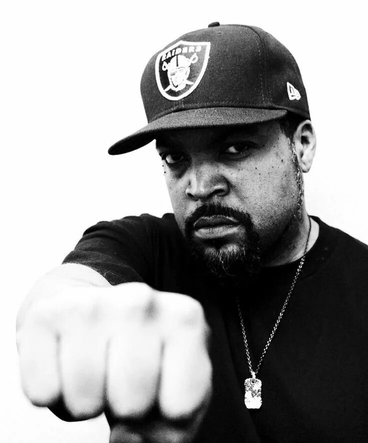 Ice cube ic. Ice Cube рэпер. Айс Кьюб 2021. Ice Cube 90s. Ice Cube гангста-РЭПЕРЫ.