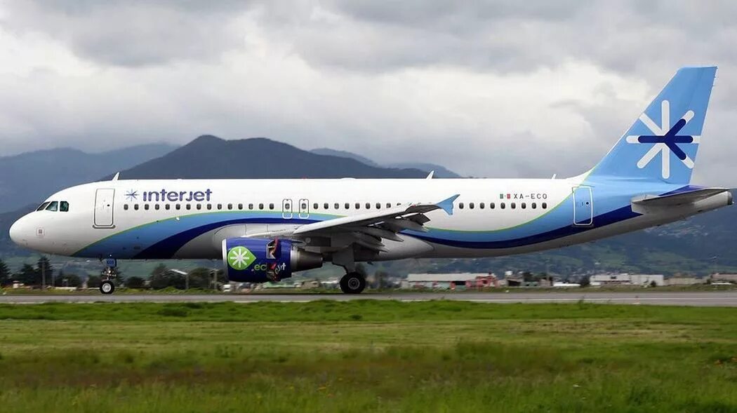 1 авиак мпания импр визация б лагур. Мексиканская авиакомпания Interjet. Суперджет Интерджет. Самолёт Суперджет 320. Interjet е1130.