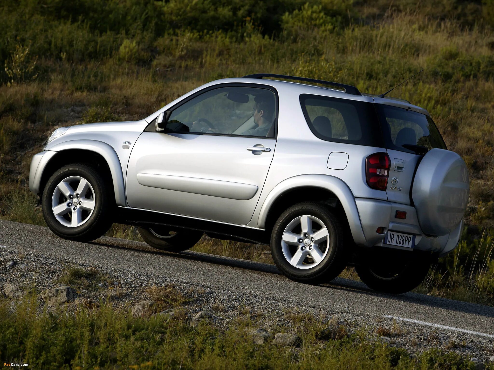 Toyota rav4 3. Toyota rav4 двухдверный. Toyota rav4 2003 3 doors. Toyota rav4 2003 3 doors. Toyota rav4 2000.