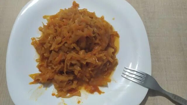 Тушеная капуста по госту. Тушеная капуста. Тушеная капуста в столовой. Капуста тушеная с овощами. Тушеная капуста в школе.