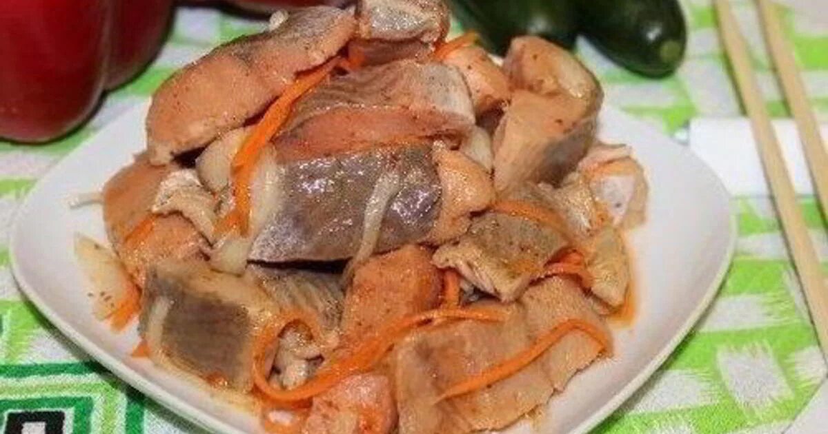 Щука по корейски с морковью. Хе толстолобика. Щука Хе по-корейски. Рыба Хе из толстолобика. Блюдо Хе из рыбы.