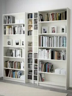 На полку в книжном шкафу