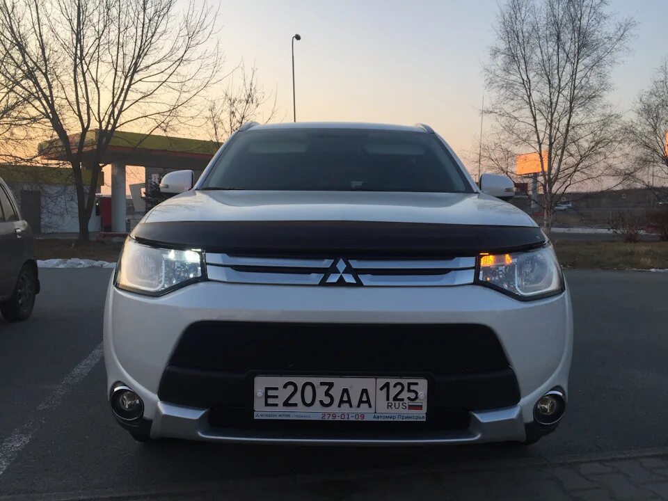 ДХО Аутлендер 3. Ходовые огни Mitsubishi Outlander. Outlander 3 фара. Узор ленты ДХО на Аутлендер 3.