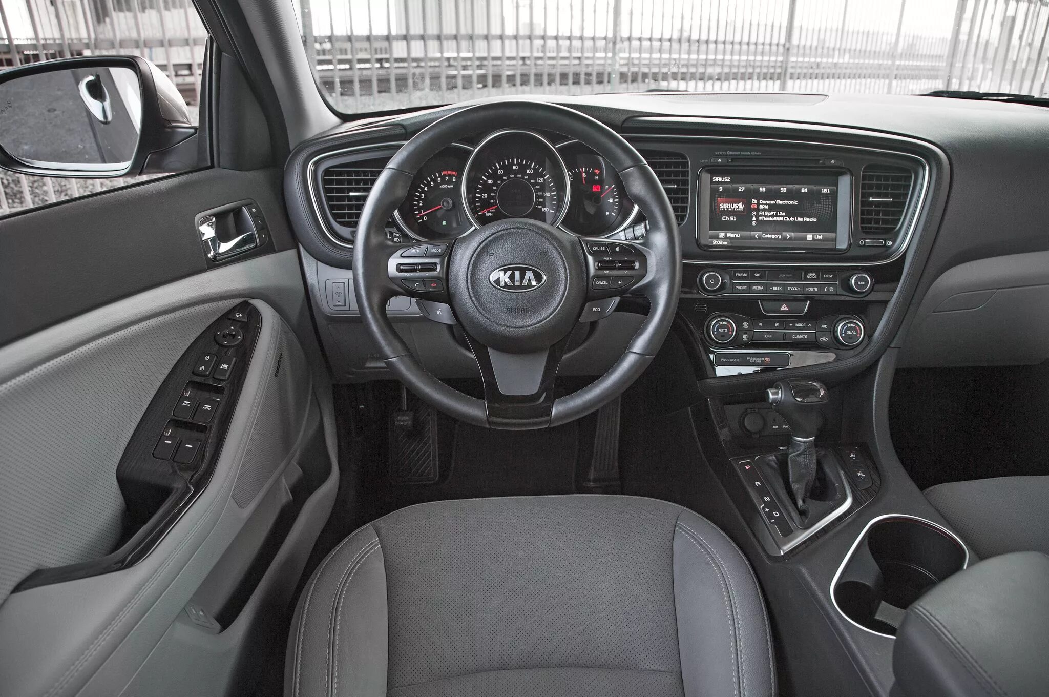 Kia Optima 2015 салон. Kia Optima 2013 Interior. Kia Optima 2014 салон. Kia Optima 3 салон. Салон киа телефон