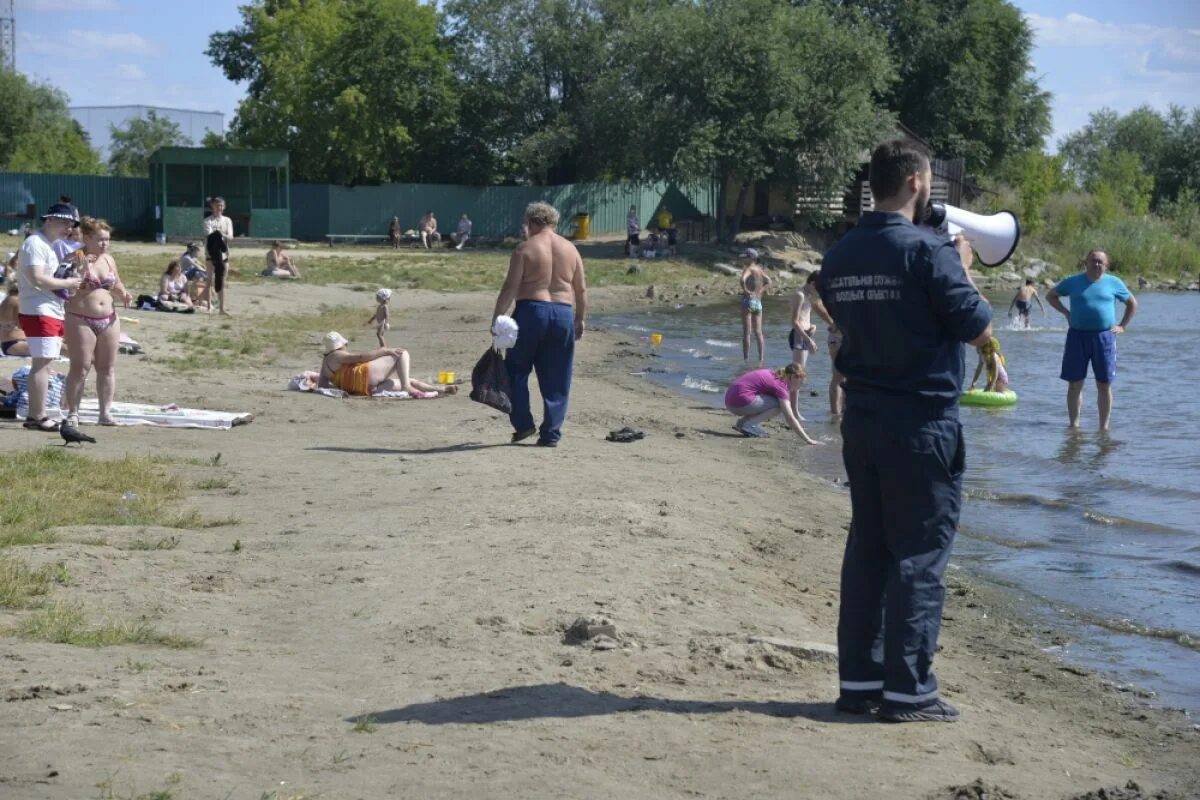 Озеро Смолино Челябинск. Озеро Смолино пляж. Пляж Челябинск. Смолино путинский пляж. Челябинск купание