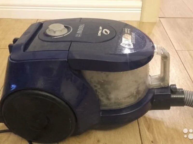 Запчасти на пылесос самсунг sc 8836 фитинг. Мотор для пылесоса samsung sc4520. Bork robot пылесос. Взрыв робота пылесоса. Пылесос сгорел.