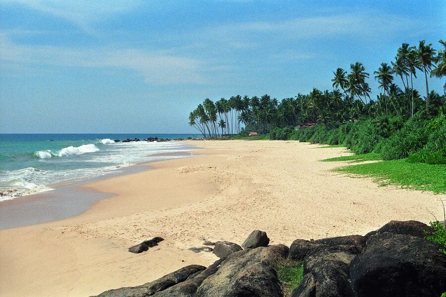 Прогноз погоды шри. Пляж Хиккадува Шри Ланка. Климат Шри Ланки. Тринкомали Шри Ланка. Сайлент Бич Шри Ланка апрель.