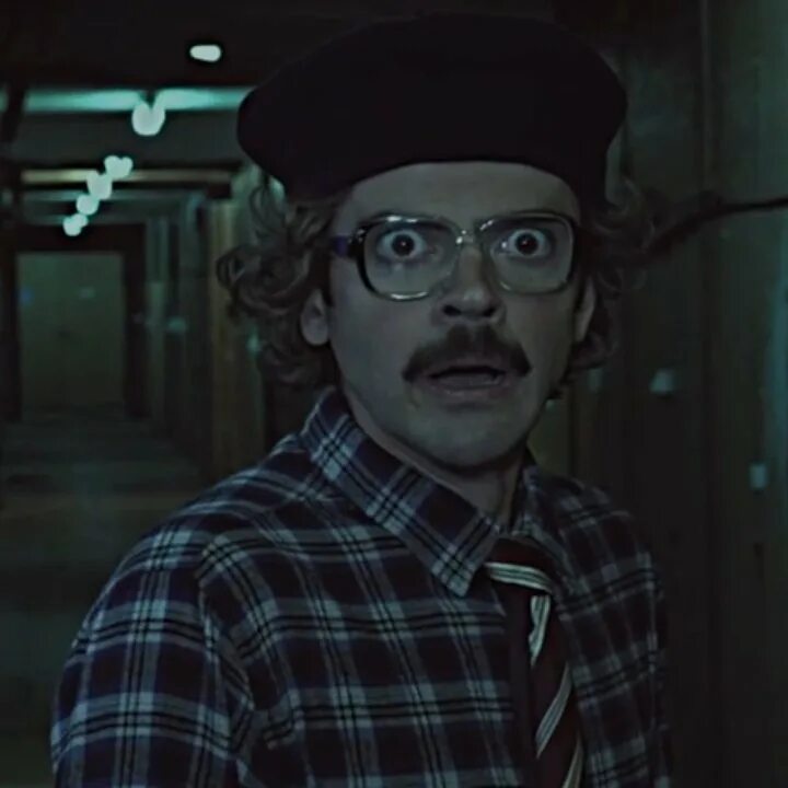 Антон лапенко ученый. Лапенко интерны. Лапенко профессор. Антон лапенко инженер. Внутри лапенко сериал.