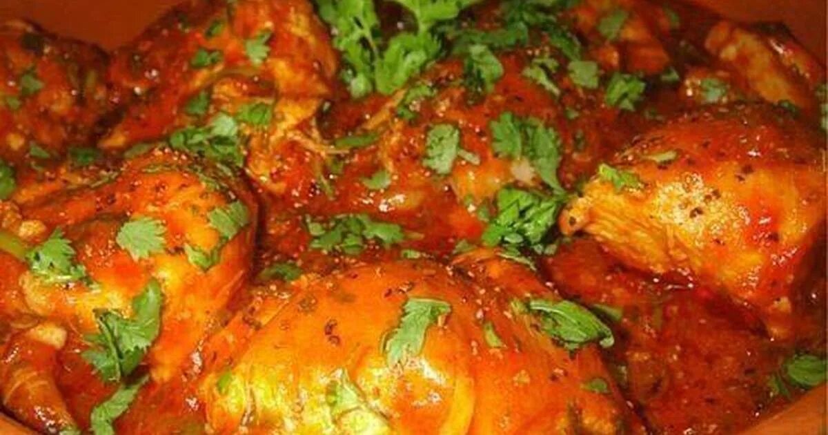 Рецепт курица чахохбили духовка. Чахохбили хмели сунели. курица по-грузински чахохбили. чахохбили по грузински. курица в томатном соусе по-грузински чахохбили.