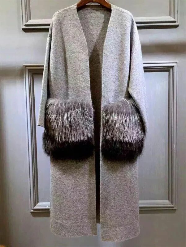Кардиган карманы из меха. Пальто с меховыми карманами. Карманы мех. Finery geo мех енот. Кардиган с меховыми карманами.