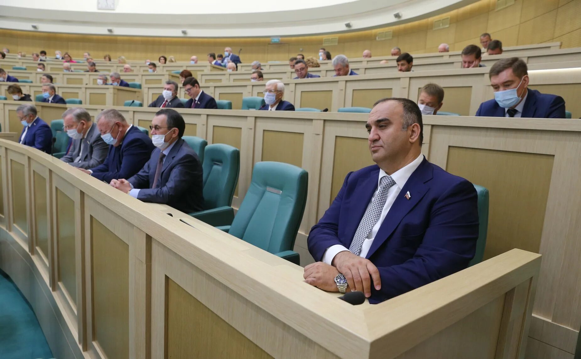 Представитель совета федерации рф. Сенаторы фс рф. Сф в госдуме. Совет федерации - палата парламента российской федерации. Совет федерации рф зал заседаний.