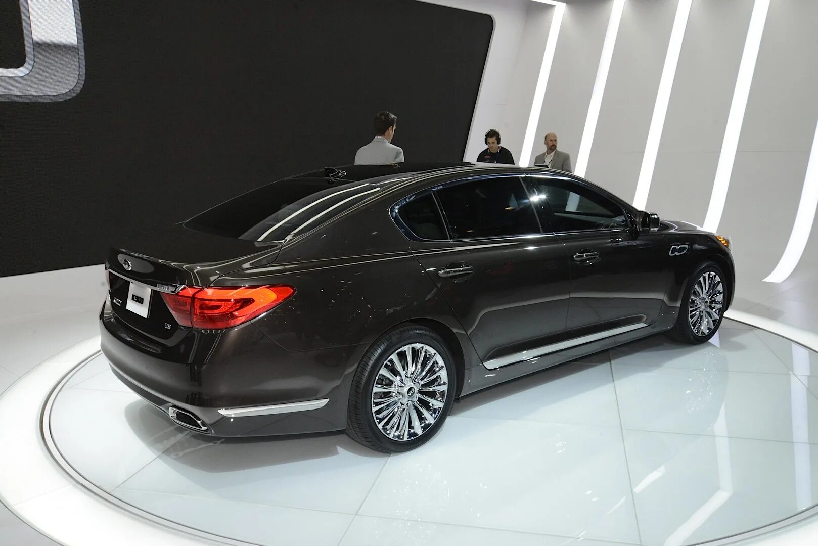 Kia k900 седан (Premium). Kia k900 v8. Kia 900 2023. Kia 900 v8. Киа к9 технические характеристики