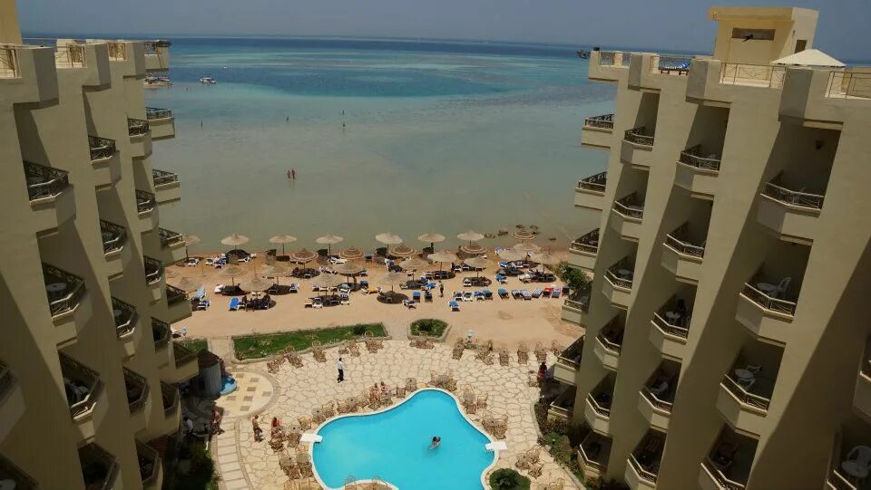 Magic хургада. Magic Beach Hotel Хургада. Magic Beach Resort Hurghada 4. Magic Beach Resort 4*. Отель в Египте Magic Beach Resort.