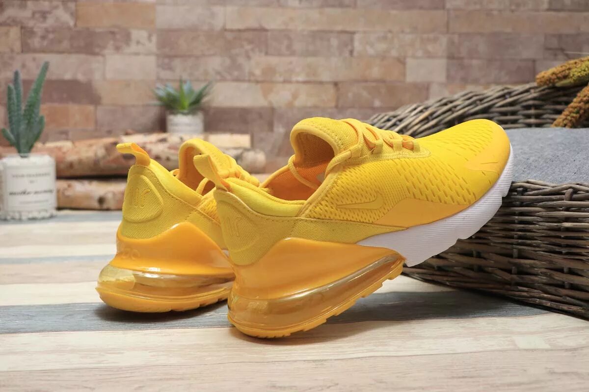 Аир желтый. Nike Air Max 270 желтые. Nike Air Yellow. Nike Air Max Yellow. Nike 270.