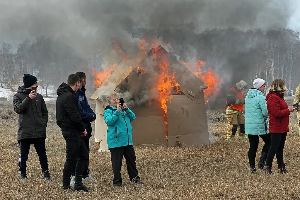 Погода алтайского края село огни. Село Зимари Алтайский край Калманский район. Выставкин село огни Алтайский край. Пожар в Алтайском крае. Пожар в Егорьевском районе Алтайского края.