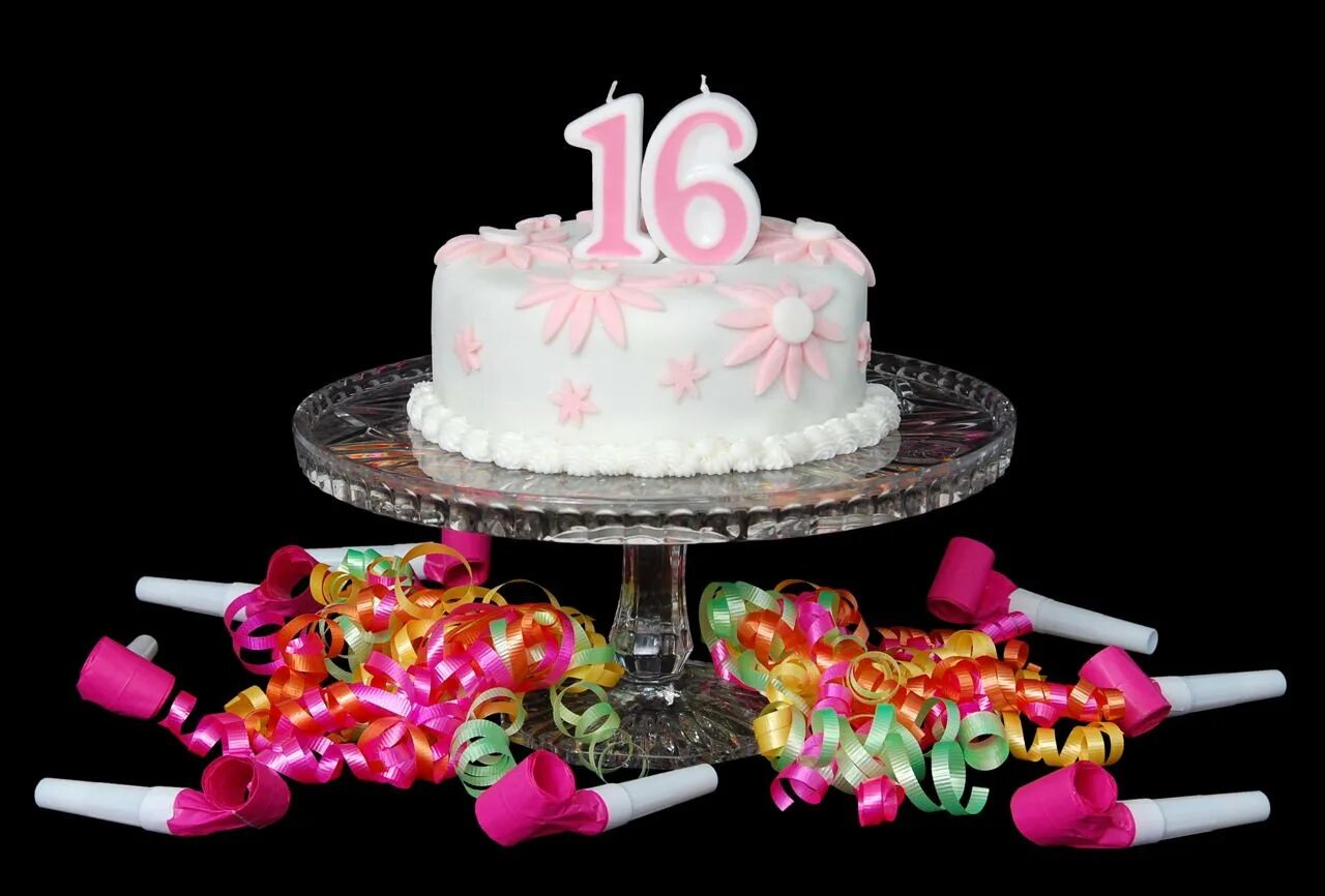 Поздравление с днем рождения девушке 16 ти. Красивые торты на шестнадцатилетие. Торт с днем рождения!. Тортик с днем рождения 16 лет. Тортик девочке на шестнадцатилетие.