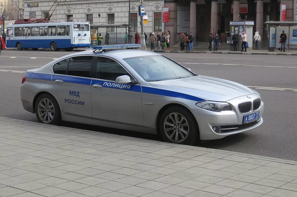 Полицейский на руси 9 букв. BMW f10 полиция. BMW f10 Police Moscow. БМВ м5 ДПС. BMW 5 f10 Police.