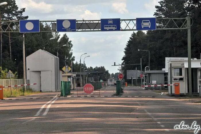 Очередь на границе с польшей тересполь. Граница Брест Тересполь. Таможня Брест Польша. Граница Белоруссия Польша Брест. Белорусско-польская граница Брест Тересполь сейчас.