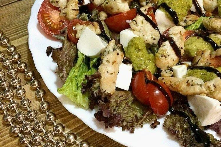 Caprese Salad Rezept Tomaten mozzarella salat, Mozzarella salat, Salate rezepte 