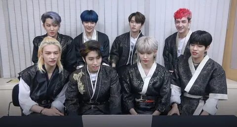 Stray kids door
