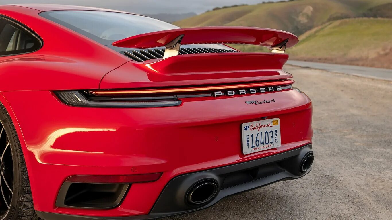 Тест драйв турбо. Porsche 911 Turbo 2021. Порше 911 турбо s 2021. Porsche 911 Turbo s 992. Порше турбо 911s 2021 Sport.