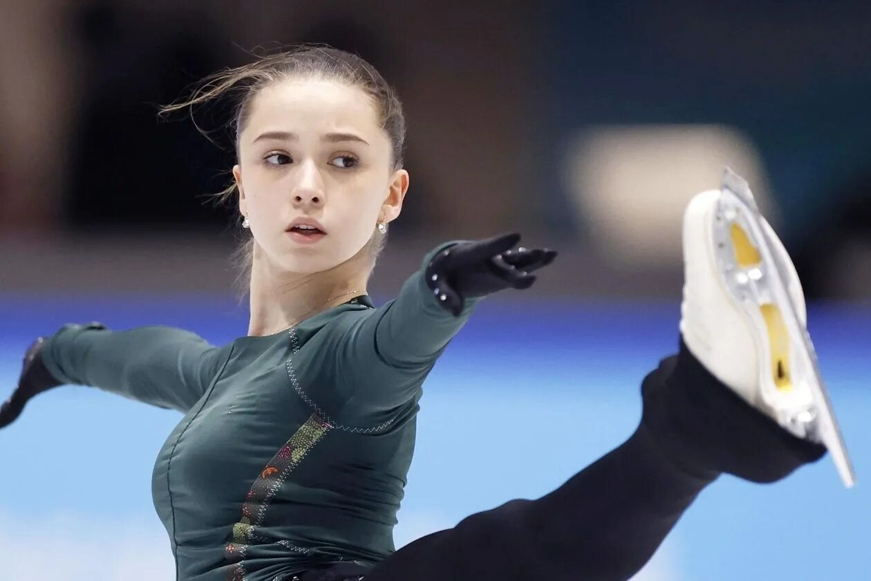 Тутберидзе о валиевой. Камила валиева и этери тутберидзе. камила валиева puma. камилла валиева и этери тутберидзе 2017. камила валиева и евгения медведева.