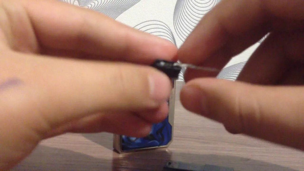 Почему течет драг. Картридж на драг нано 2. voopoo drag заправка. разобранный драг нано. лопнутый картридж на электронной сигарете.