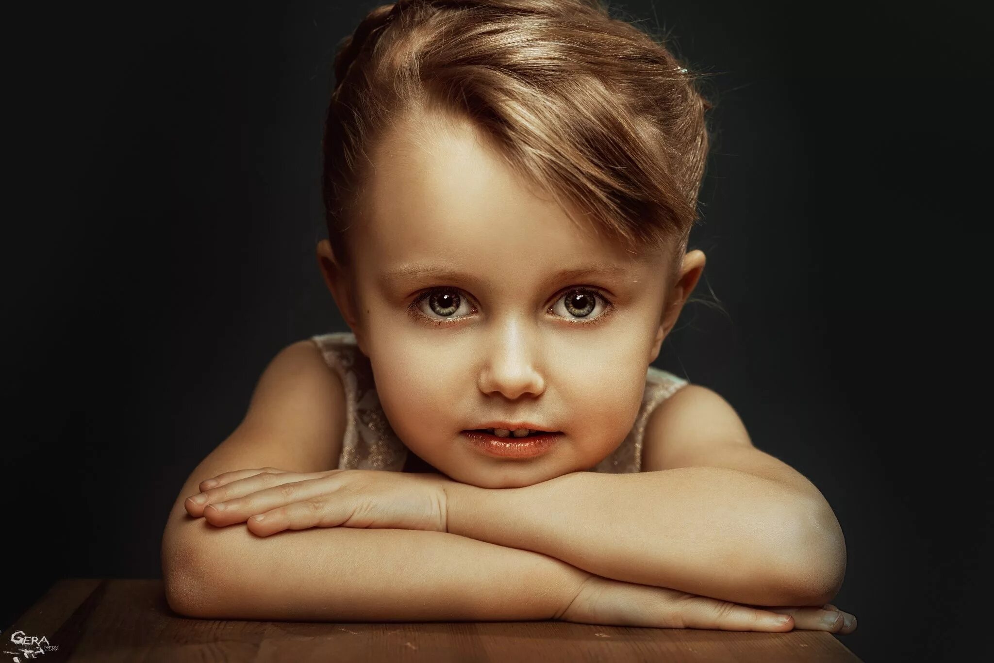 Лучшие портреты детей. Фотопортреты детей. Профессиональные фотопортреты детей. Фотопортрет младенца. Детский портрет в студии.