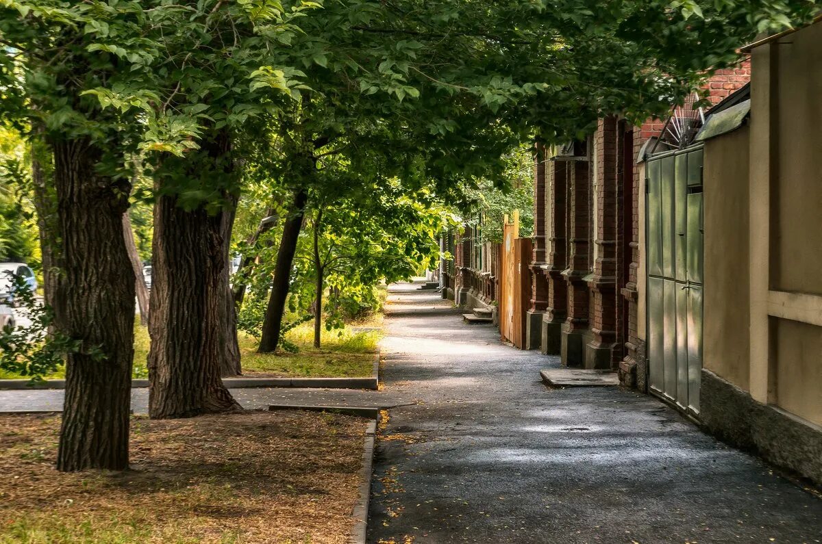 Улочки таганрога. Старинные улочки таганрог. Город таганрог улица. Таганрог петровская улица фото. Старая часть таганрога.