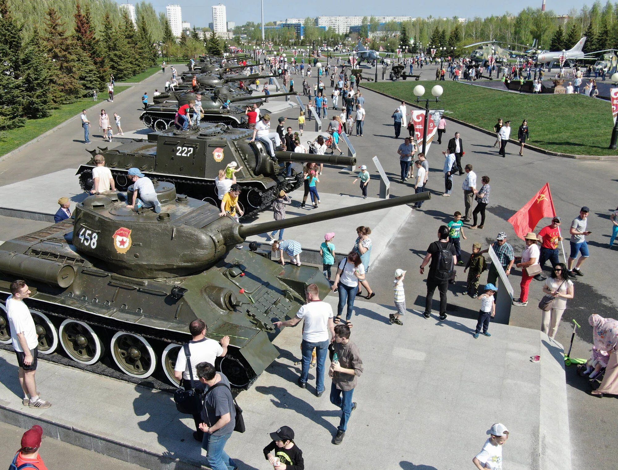 Нижний новгород какой военный. Парк Победы Казань. Мемориальный парк Победы в Казани. Парк Победы Нижний Новгород. Парк Победы Казань Казань.